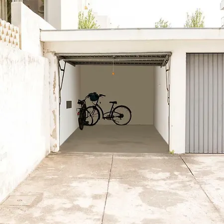 Sunset Relaxing With Terrace, Parking & Bikes Apartment