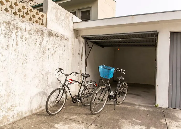 Sunset Relaxing With Terrace, Parking & Bikes