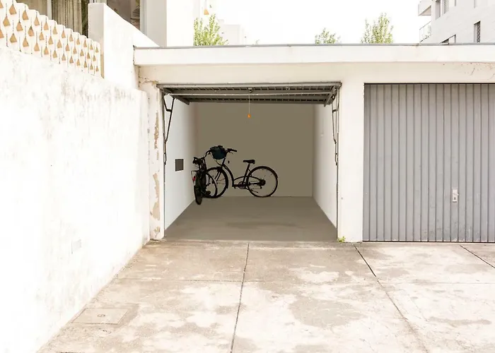 Sunset Relaxing With Terrace, Parking & Bikes Апартаменты