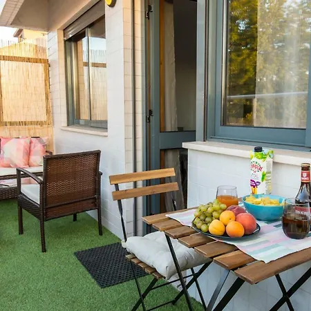 Sunset Relaxing With Terrace, Parking & Bikes Apartament